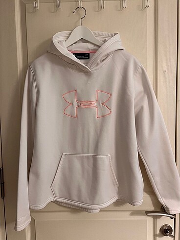 Under armour sweatshirt