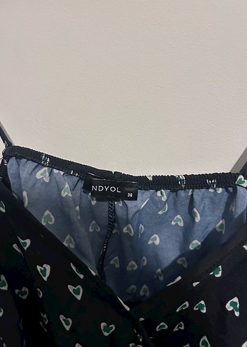 Siyah Askılı Mini Crop Top - Görsel 2