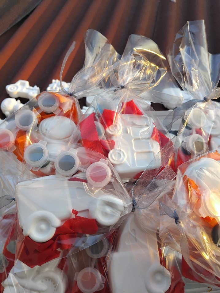 Renkli Beyaz Parti Malzemeleri - Görsel 2