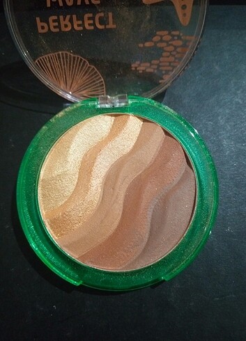 Beaulis hem bronzer hem aydınlatıcı