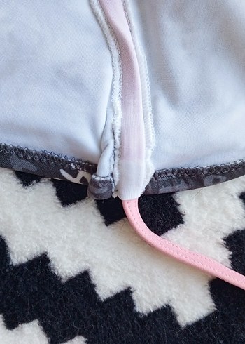 Hello Kitty Kom Desenli Gri Strappy Monokini - Görsel 5