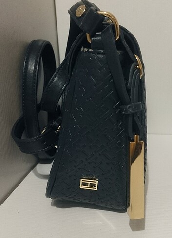 Beden lacivert Renk Tommy Hilfiger kol çantası