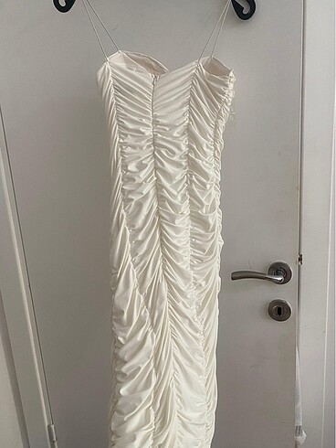 Drape beyaz elbise