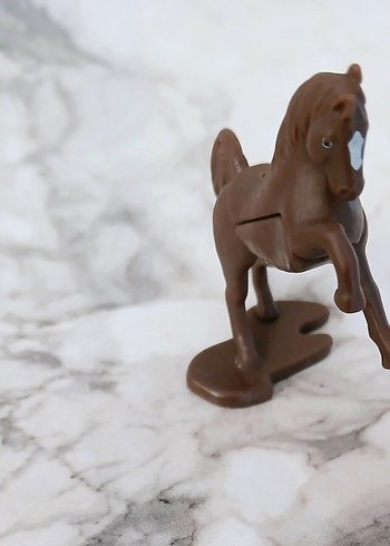 Kinder Joy Natoons Yeni Seri At Figürü