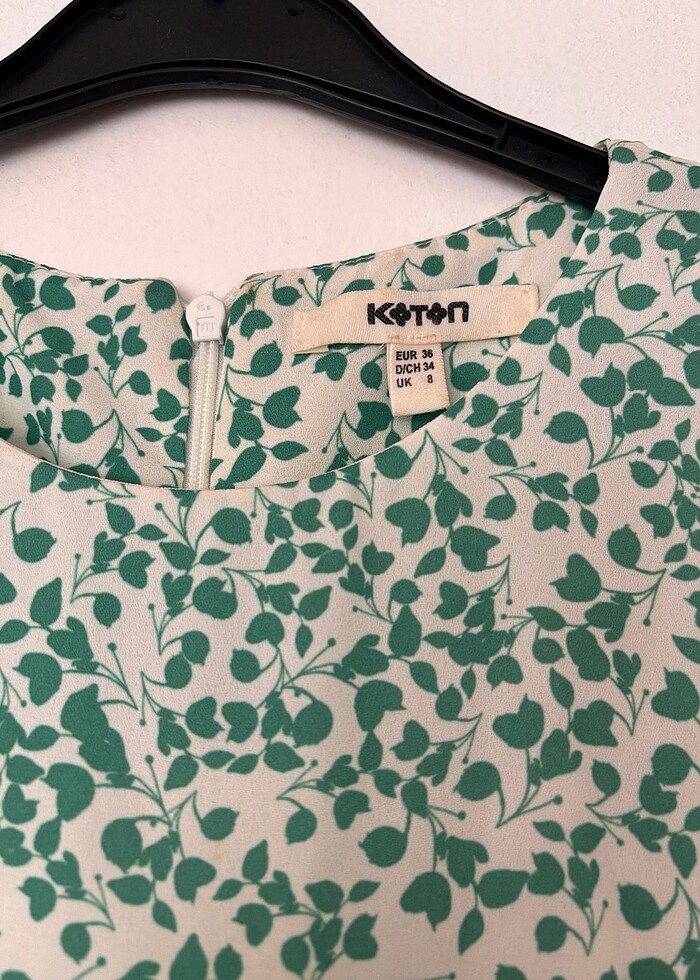 Koton yeşil çiçekli elbise - Görsel 2