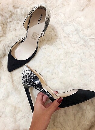 Koton stiletto yılan desenli