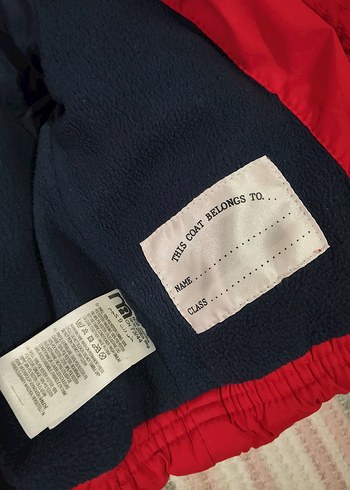 Kırmızı Kapüşonlu Erkek Çocuk Mont - Görsel 2