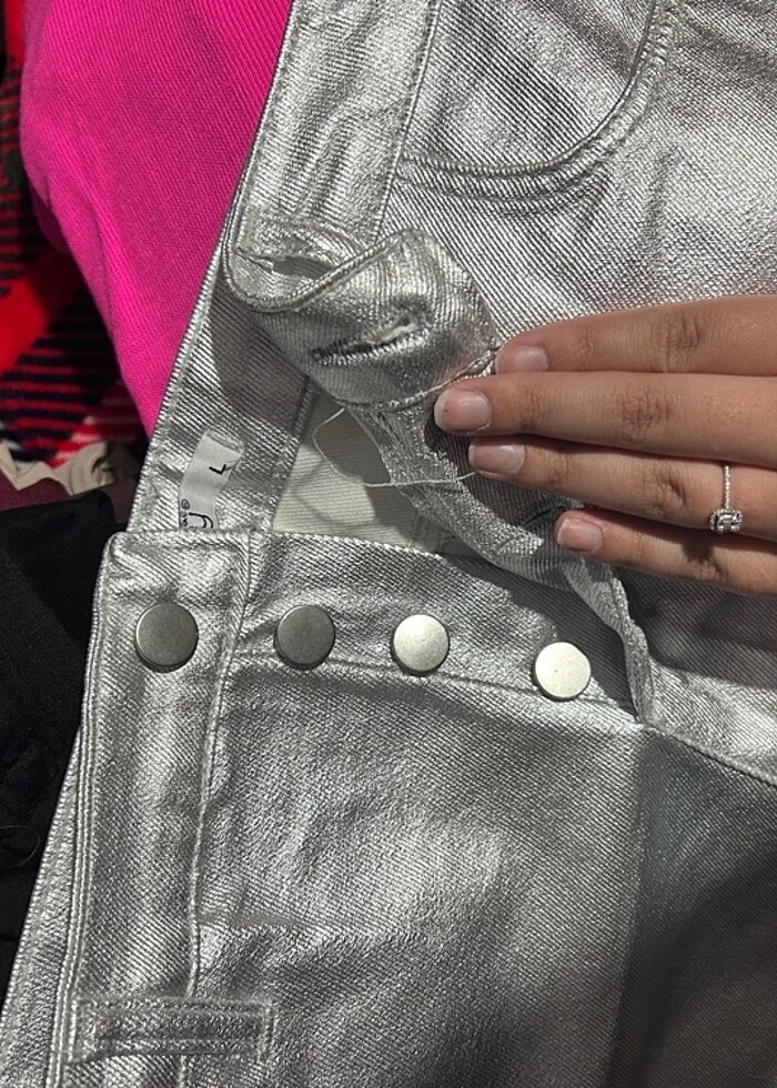 GRİ PARLAK ÇOK DÜĞMELİ ETEK - Görsel 5