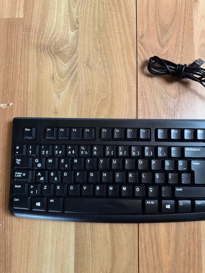 Logitech Kablolu Siyah Klavye - Görsel 3