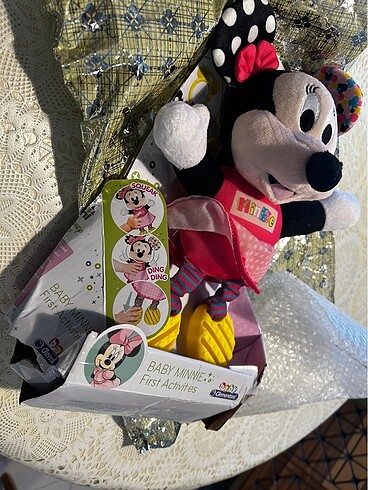 Minnie ilk aktivite oyuncağı