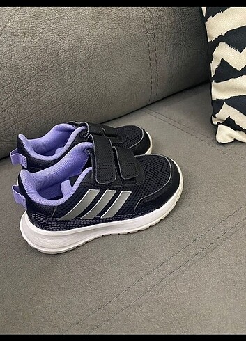 22 Beden Kız bebek adidas spor ayaklabı