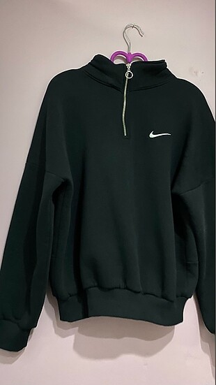 Nike Logo Sweatshirt