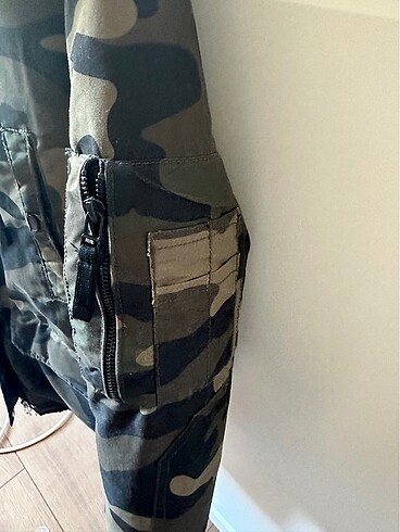 s Beden haki Renk Bershka nordic mont