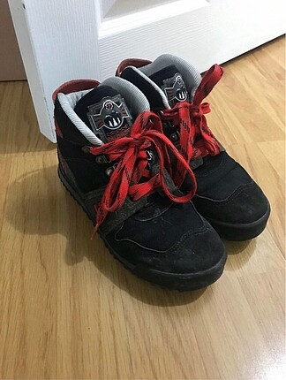 Salomon kadın bot