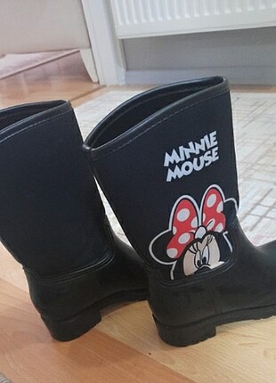 33 numara mickey mouse yagmur cizmesi