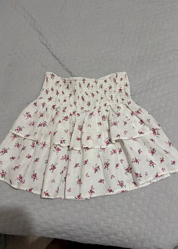 Çiçek Desenli Beyaz Mini Etek