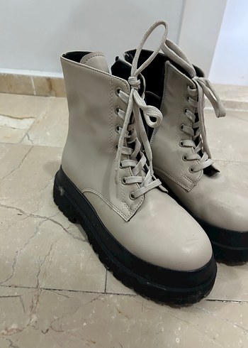 Gri Beyaz Bağcıklı Platform Topuklu Kadın Bot - Görsel 5