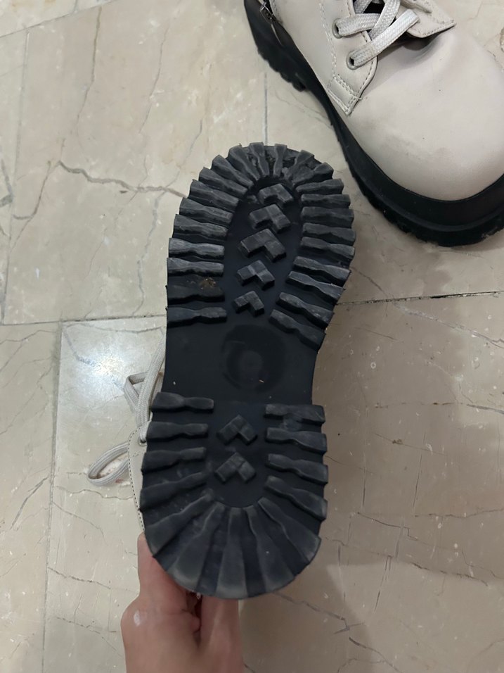 Gri Beyaz Bağcıklı Platform Topuklu Kadın Bot - Görsel 3