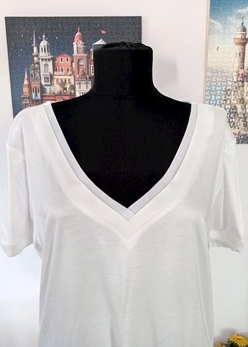 Kadın Beyaz V Yaka Pamuklu Tişört - Görsel 2