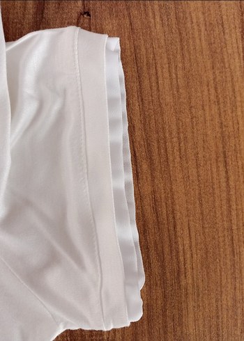 Kadın Beyaz V Yaka Pamuklu Tişört - Görsel 4