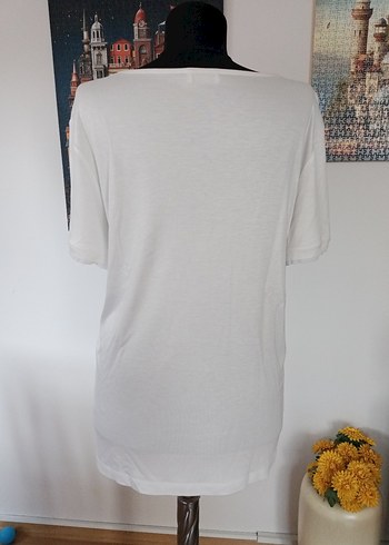 Kadın Beyaz V Yaka Pamuklu Tişört - Görsel 3