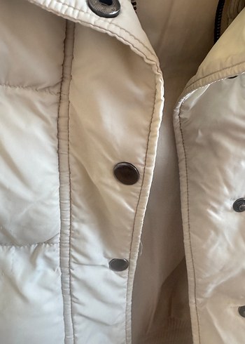 Düğmeli Beyaz Kadın Şişme Yelek - Görsel 2