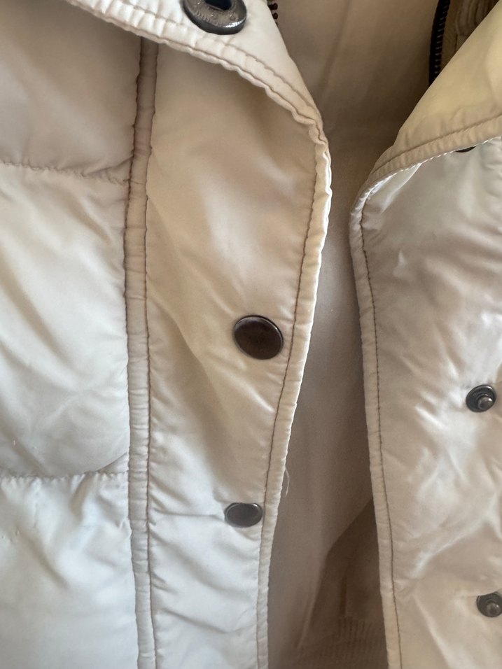 Düğmeli Beyaz Kadın Şişme Yelek - Görsel 2