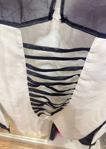 Gri Detaylı Beyaz Uzun Kollu Bluz - Görsel 2