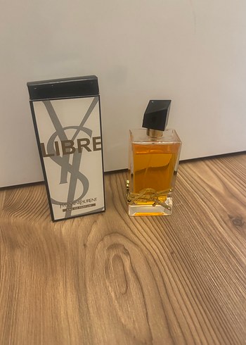 Yves Saint Laurent Kadın Parfümü - Görsel 3