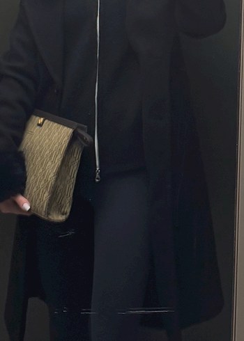 Siyah Düğmeli Klasik Kaban - Görsel 2