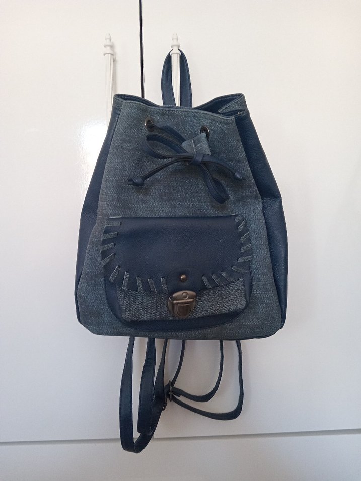 lacivert sırt çantası - Görsel 2