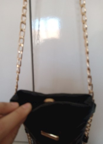 Zincir Detaylı Siyah Deri Çanta - Görsel 3