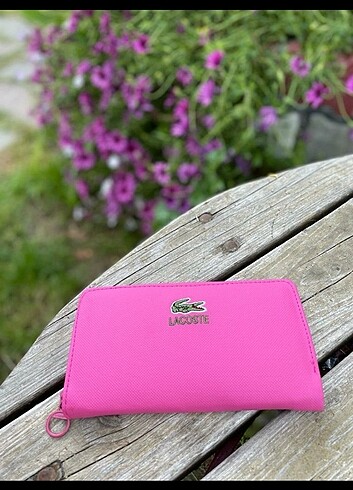Lacoste Son moda çantalar.