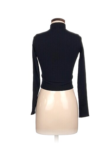 m Beden Bershka Bluz %70 İndirimli.