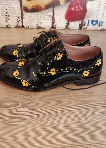 Sarı Çiçekli Kemerli Blok Topuklu Kadın Ayakkabı - Görsel 7