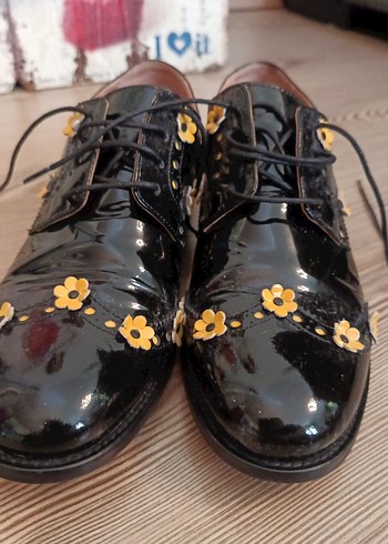 Sarı Çiçekli Kemerli Blok Topuklu Kadın Ayakkabı - Görsel 6