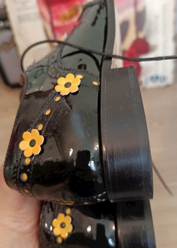 Sarı Çiçekli Kemerli Blok Topuklu Kadın Ayakkabı - Görsel 5