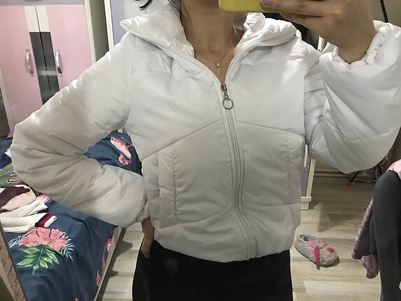 Beyaz şişme mont