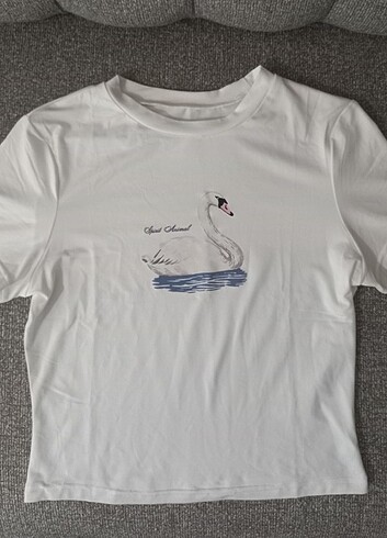 Sheinside kuğu crop tshirt bluz