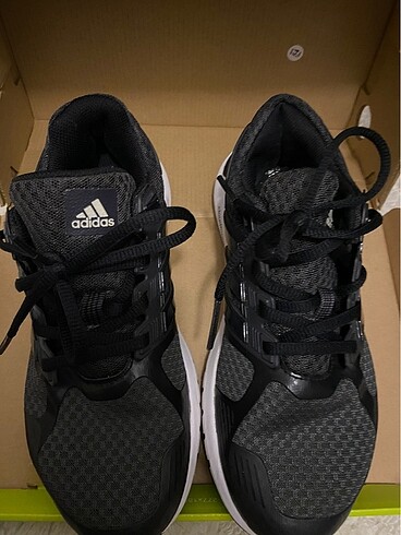 37 Beden siyah Renk Adidas Ayakkabı