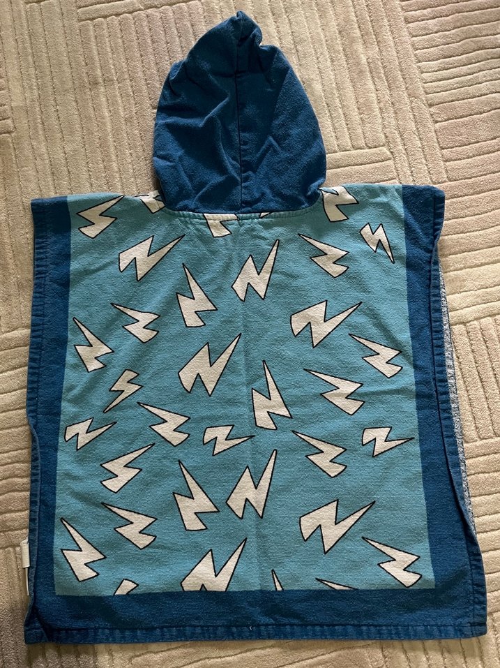 Kapüşonlu Erkek Çocuk Renkli Baskılı Bornoz - Görsel 2