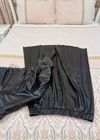 Siyah Deri Ceket ve etek takım - Görsel 4