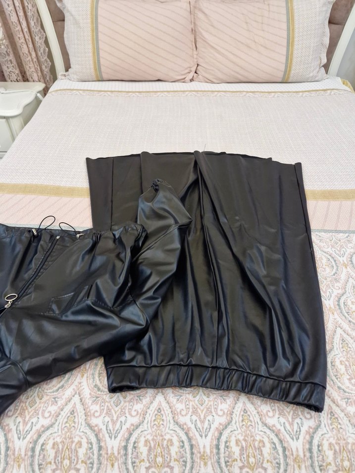 Siyah Deri Ceket ve etek takım - Görsel 4