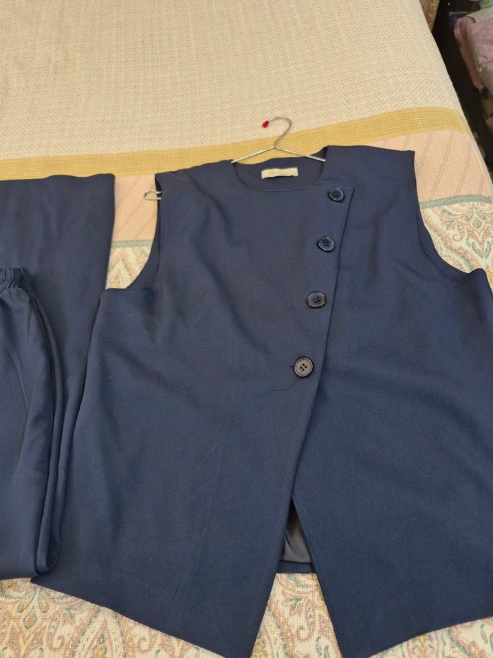 Düğmeli Lacivert Kadın Takım Elbise - Görsel 2