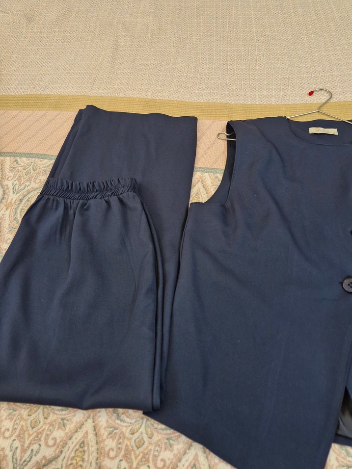 Düğmeli Lacivert Kadın Takım Elbise - Görsel 3