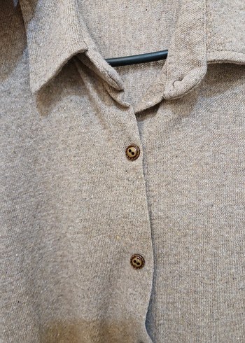 Düğmeli Bej Kadın triko Gömlek - Görsel 2