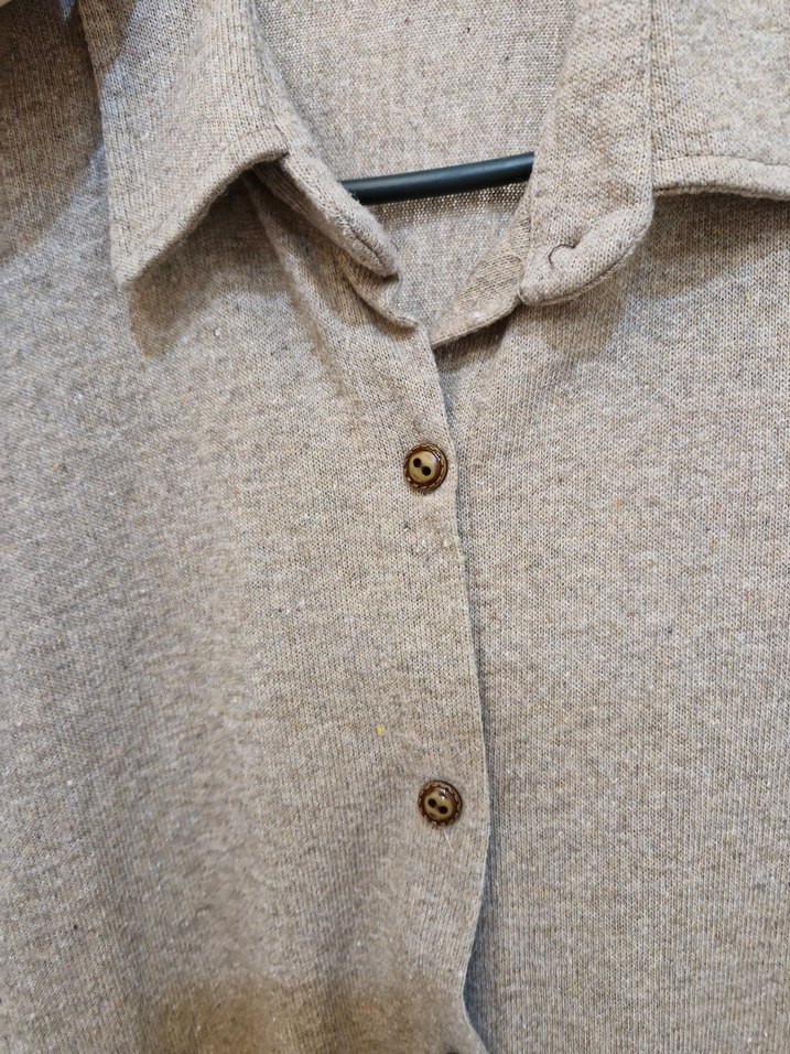 Düğmeli Bej Kadın triko Gömlek - Görsel 2