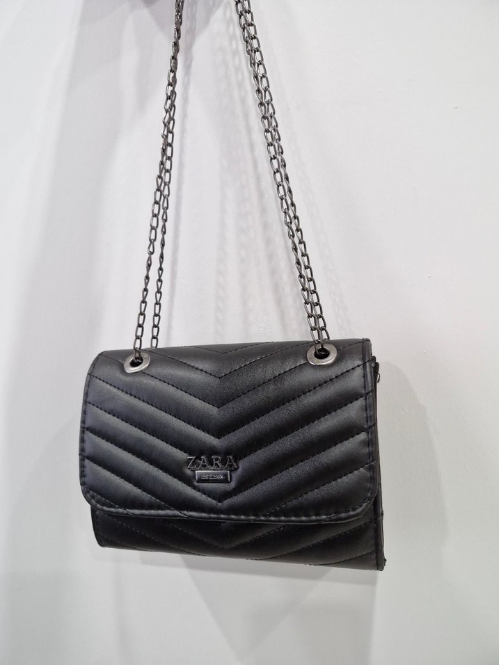 Siyah suni Deri Zincir Detaylı Çanta - Görsel 2