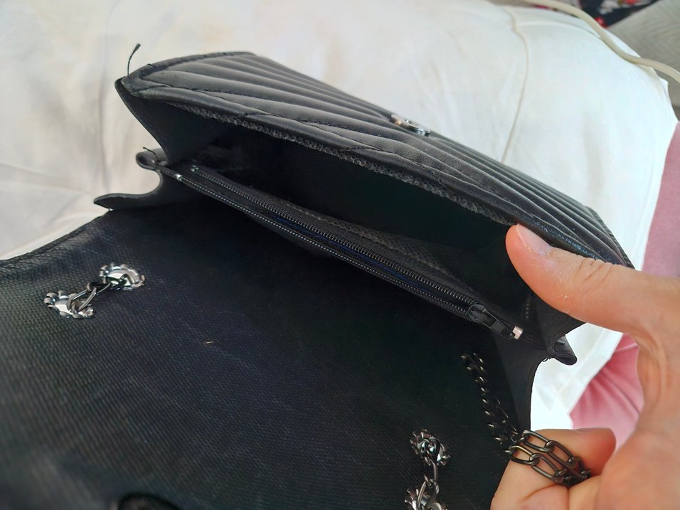 Siyah suni Deri Zincir Detaylı Çanta - Görsel 4