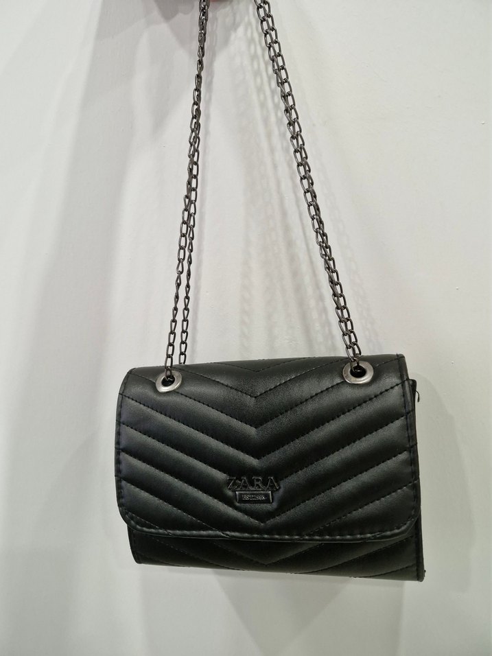 Siyah suni Deri Zincir Detaylı Çanta - Görsel 3